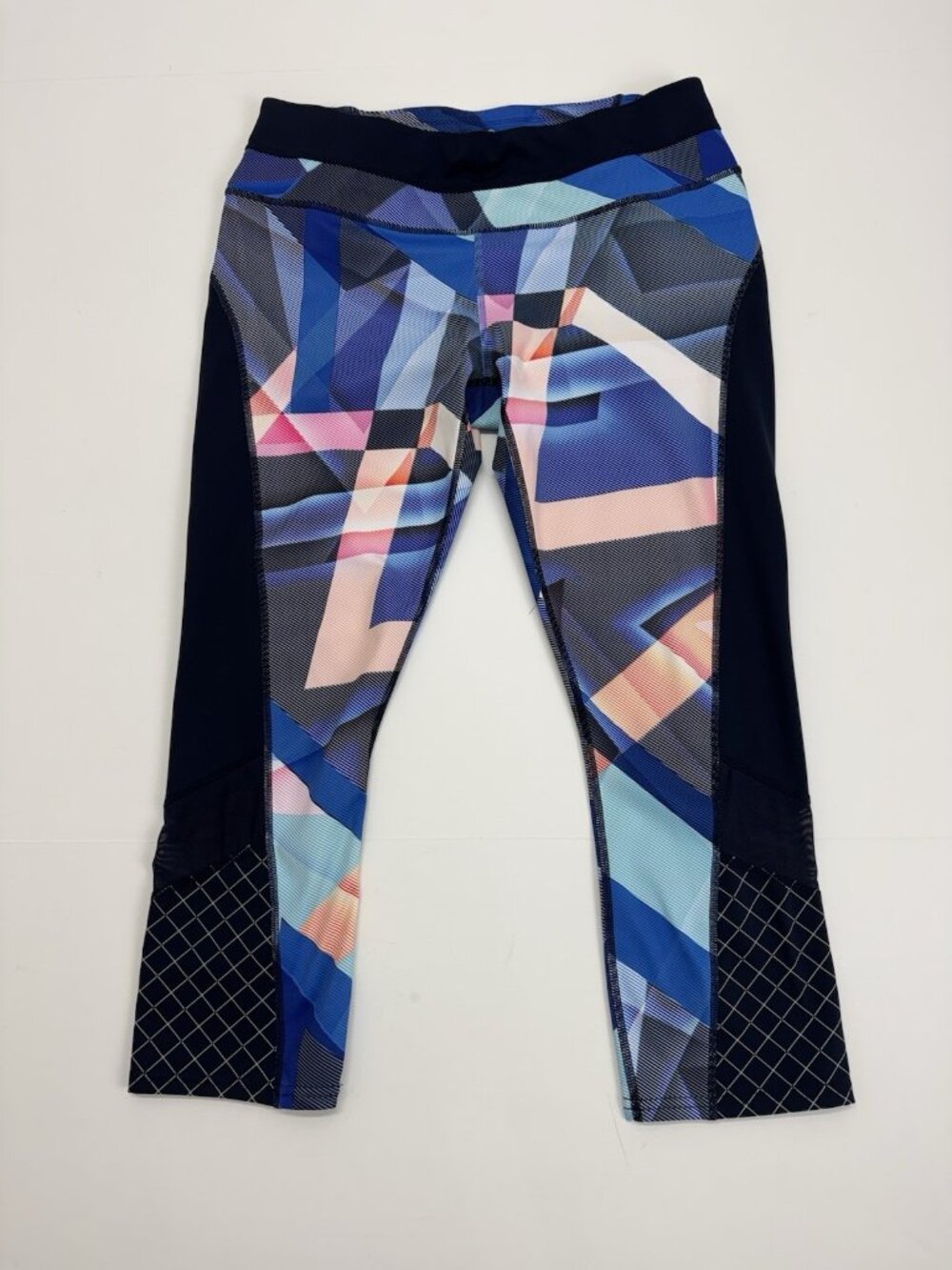 Athleta Medium Electric Geo Sonar Capri Cropped Leggings 597299-00